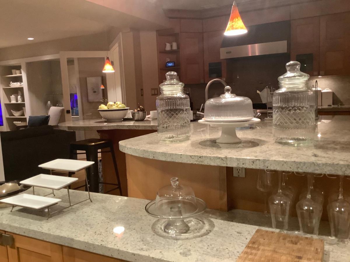 Suite Smart Vancouver Kültér fotó